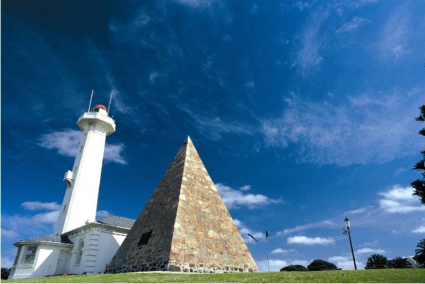 Donkin Pyramid & Lighthouse